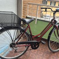 Bici donna bordeaux con cambio shimano e cestino