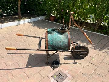 Irrigatore d'epoca 