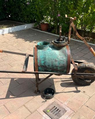 Irrigatore d'epoca 