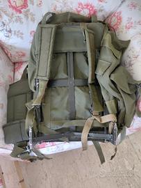 zaino militare vintage con telaio in ferro