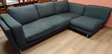 Divano ad L in tessuto