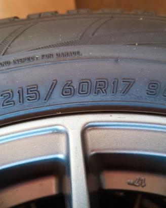 Gomme invernali 215/60R17 con cerchi OZ