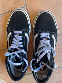 Vans “off the wall”