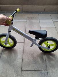 bicicletta senza pedali