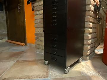2 cassettiere in metallo