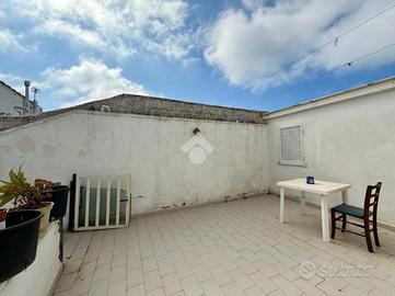 2 LOCALI A BARANO D'ISCHIA