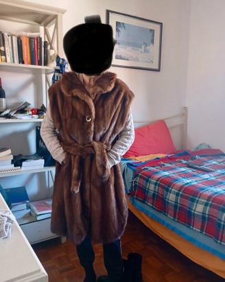 Pelliccia di visone smanicata con cintura