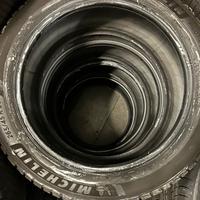 4 pneumatici invernali Michelin Alpin 5 SUV,