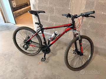 Bicicletta mountan bike