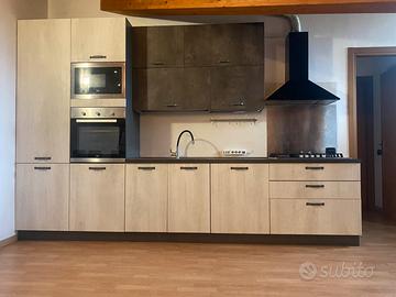 Cucina lineare completa
