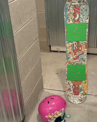 Tavola da snowboard e caschetto Burton bambina