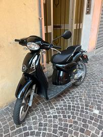 Scooter piaggio scarabeo 50 2014