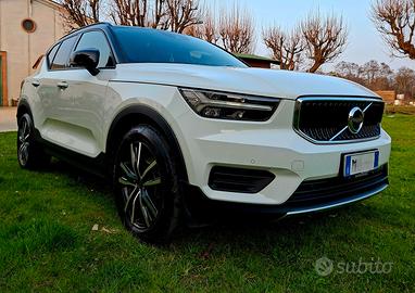 xc40 1.5  t2 momentum core - neopatentati 