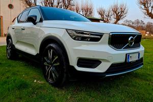 xc40 1.5  t2 momentum core - neopatentati 
