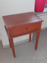 Mobile in legno con contenitore
