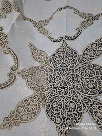 copriletto matrimoniale ricamato a tombolo Cantù 