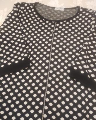 Vestito in lana bianco e nero.