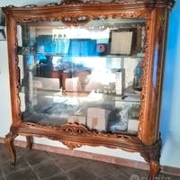 vetrina stile Chippendale 