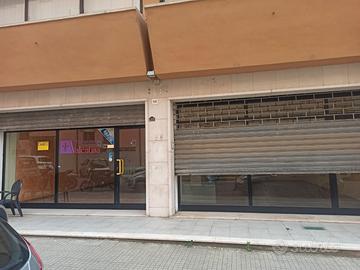 Via Monte Grappa, locale commerciale