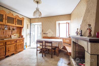 CASA SEMINDIPENDENTE A CITTADUCALE