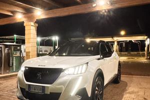 Peugeot 2008 GT 1.2 benzina 130cv