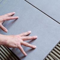 Posatore Piastrellista Disponibile