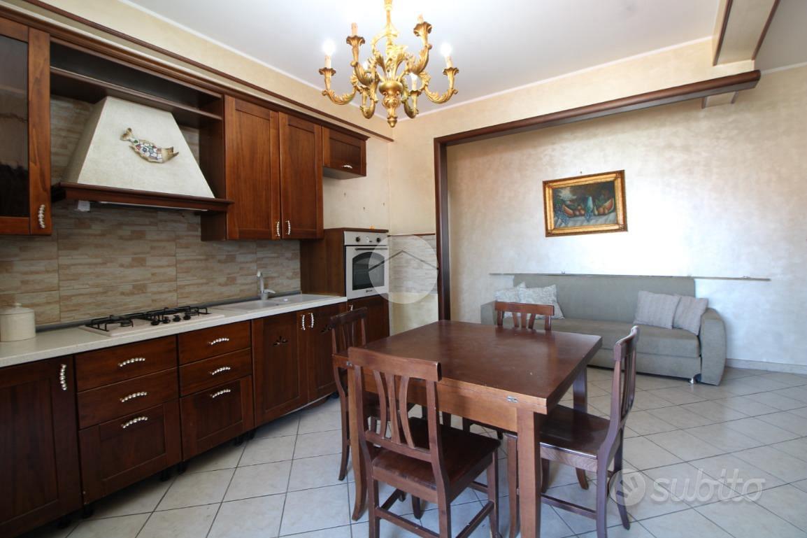 Apartment in Napoli, Rione Berlingieri, Municipalità 7 - Altro
