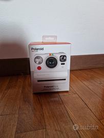 Polaroid Now  Fotocamera Istantanea i-Type - NUOVA