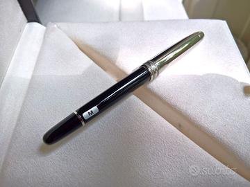MONTBLANC Penna stilografica Meisterstuck Douè - M