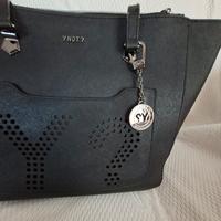 Borsa Shopping Y NOT? Nera - Elegante e Capiente 