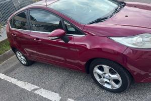 Ford Fiesta gpl titanium
