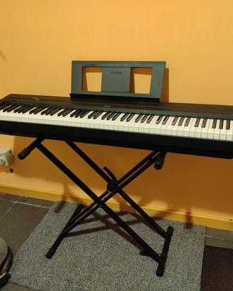 Pianoforte digitale Yamaha P-45B  tastiera