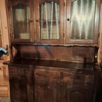 Mobile con ante in vetro