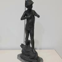 scultura p. uccello pescatoriello