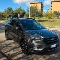  Ford Kuga e Suzuki Vitara