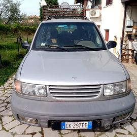 Si vende Tata Safari anno 2004