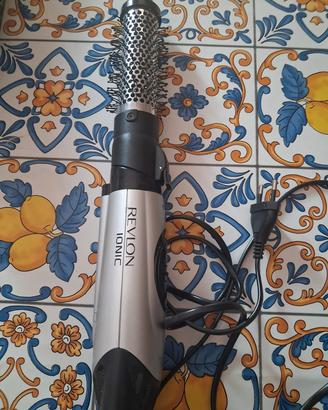 Spazzola ad aria calda Revlon ionica.