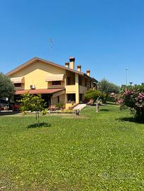 Villa Bifamiliare