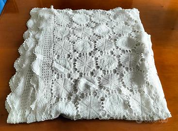 COPRILETTO ANTICO IN PIZZO 