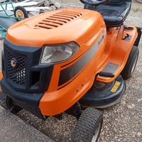 Trattorino a scarico posteriore medie superfici