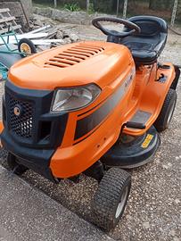 Trattorino a scarico posteriore medie superfici