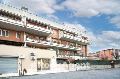 SETTECAMINI - TRILOCALE CON DOPPI SERVIZI