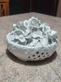 contenitore rotondo in porcellana bianca