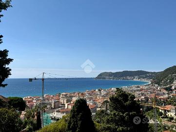 3 LOCALI A ALASSIO