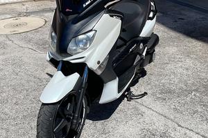Yamaha x-max