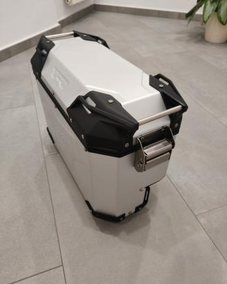 Valigia laterale destra GIVI trekker outback Evo 