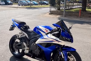 Honda cbr 600 rr