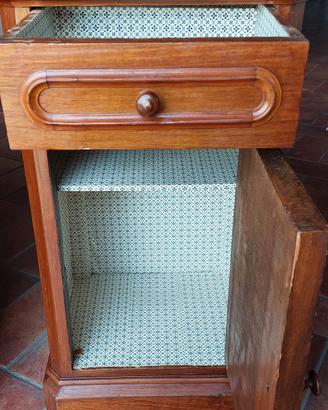 comodini in legno