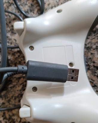 pilotatore con presa USB per TV smart con USB 