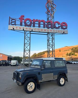 Land Rover Defender 90 turbodiesel Hard-top
